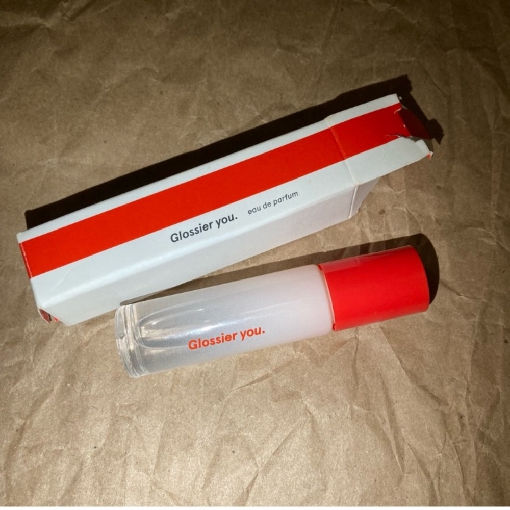 glossier rollerball 8ML